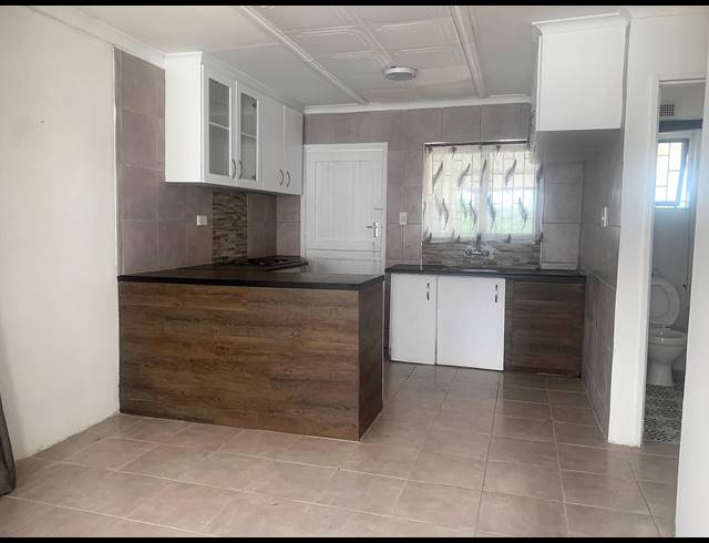 3 BEDROOM HOUSE TO LET IN NEW CENTRE